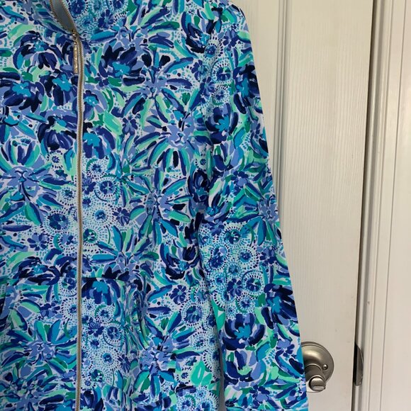 Lilly Pulitzer Leona UPF 50+ Zip-Up Top, High Manetenance, size XS NWT - Picture 3 of 8